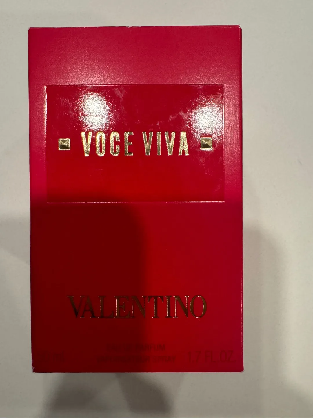 New Ariana Grande, Burberry, Hermès, YSL Perfume image indicator(6)