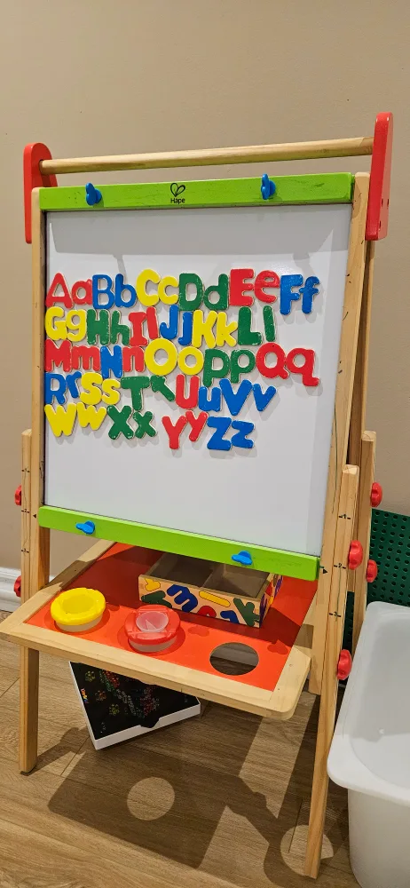 Hape Easel with Magnetic Letters