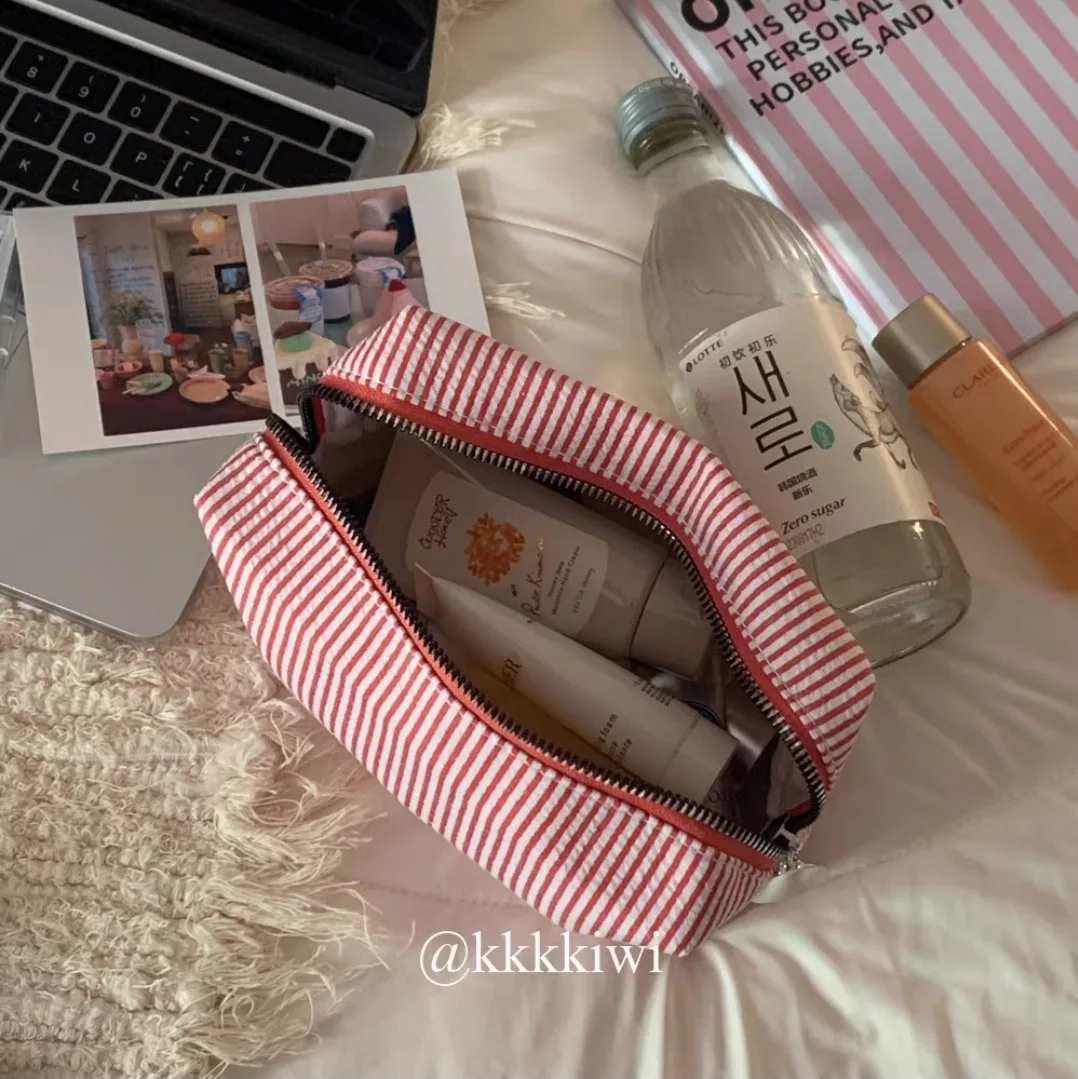 Striped Makeup/Cosmetic Bag - Red and White image indicator(4)