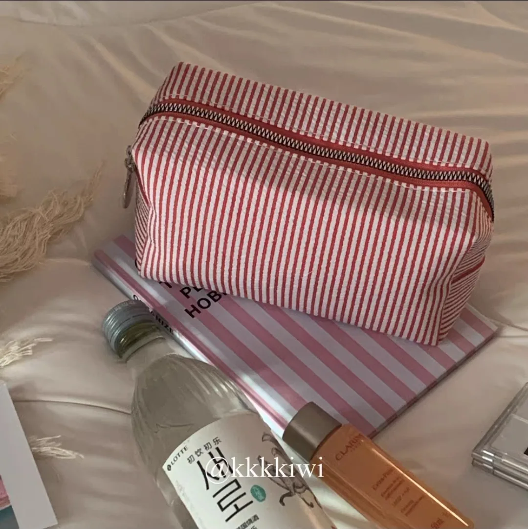 Striped Makeup/Cosmetic Bag - Red and White image indicator(5)