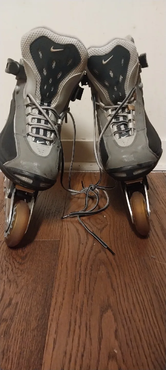 Nike Inline Skates, Size 10 image indicator(2)