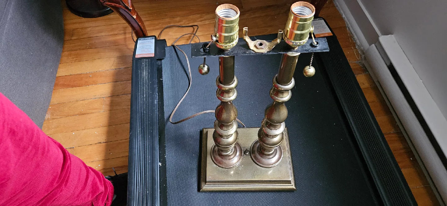 Vintage Brass Table Lamp thumbnail