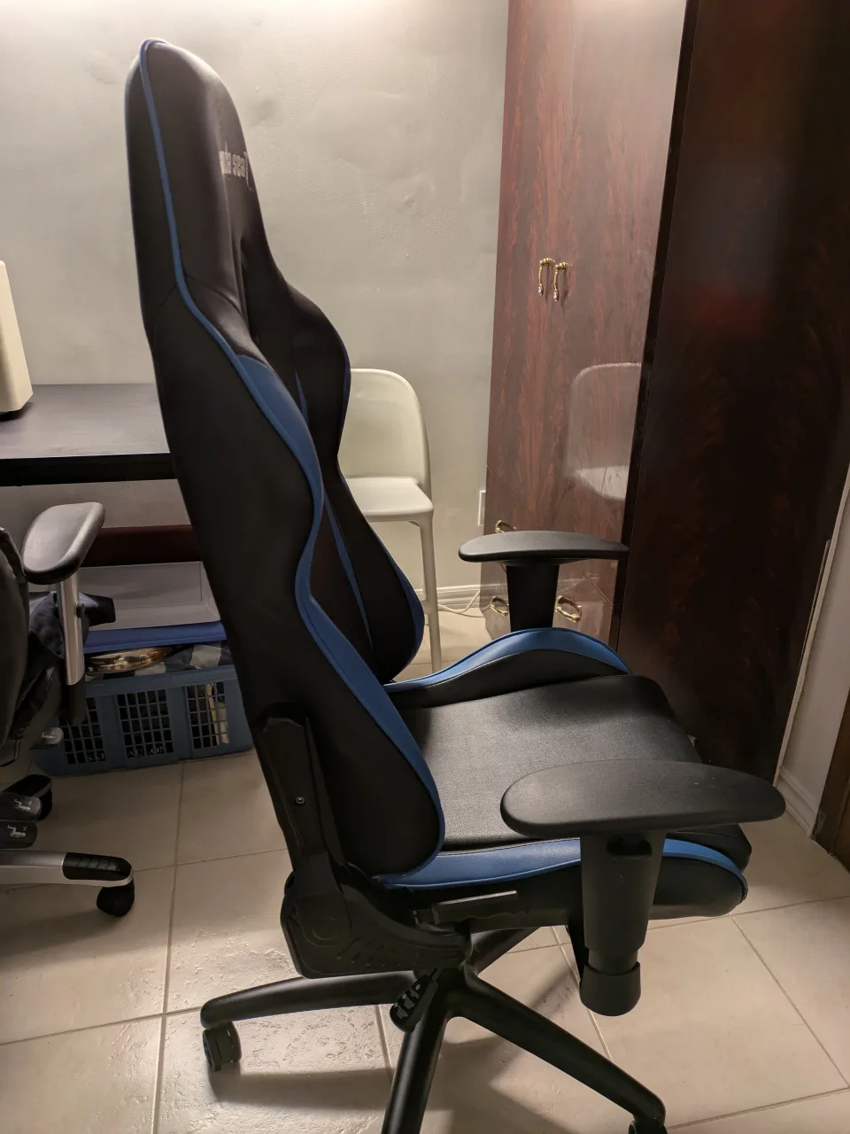 Anda Seat Gaming Chair - Black & Blue image indicator(3)