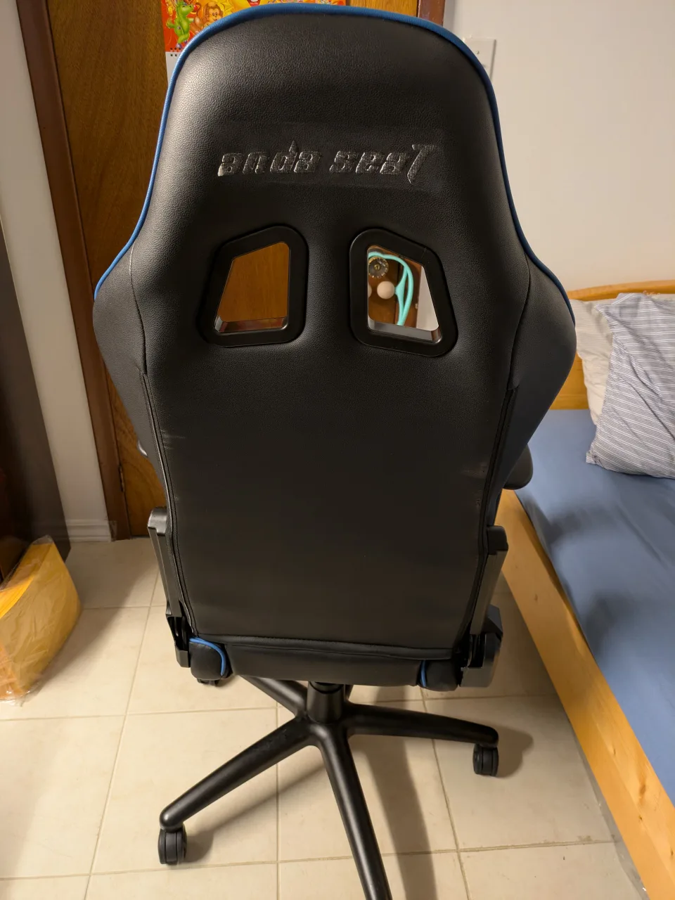 Anda Seat Gaming Chair - Black & Blue image indicator(4)