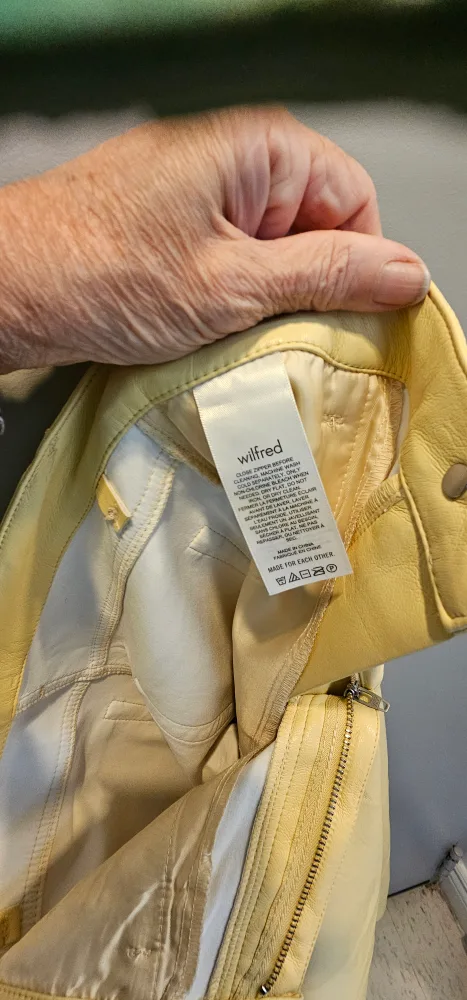 New brand Wilfred Yellow Leather Pants Size 2 image indicator(2)