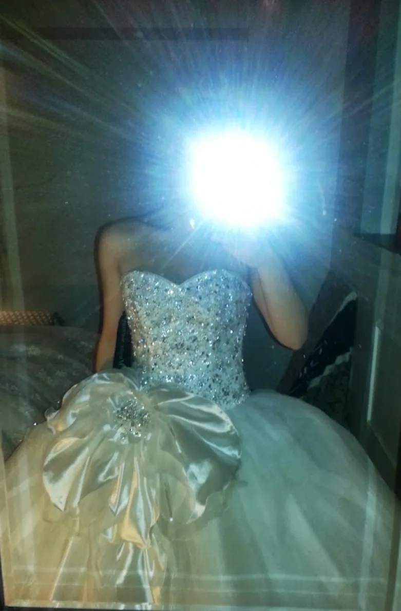 White Wedding Dresses image indicator(6)