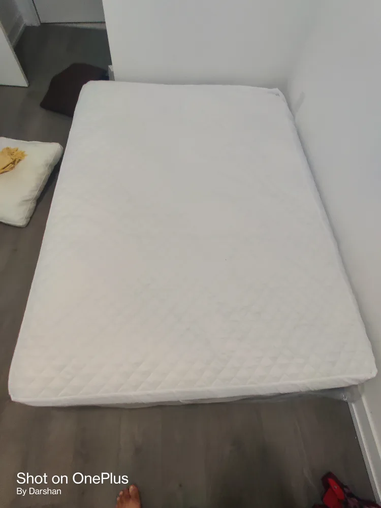 Brand new rarely used white mattress image indicator(3)