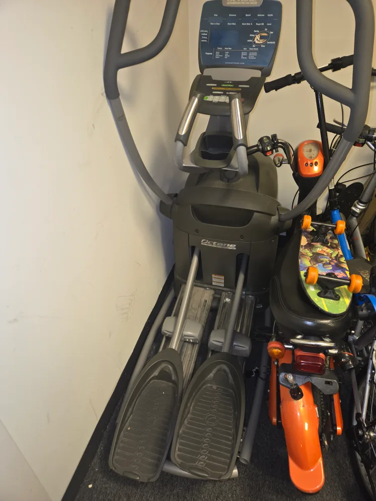 Octane Fitness E37i Elliptical image indicator(2)