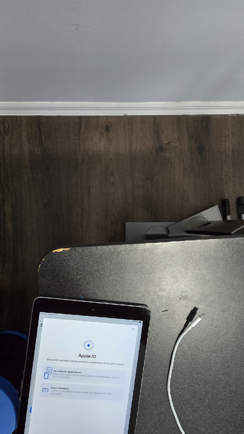 iPad (6th Generation) 9.7" (Wi-Fi Only) Space Gray [Read] - photo 5