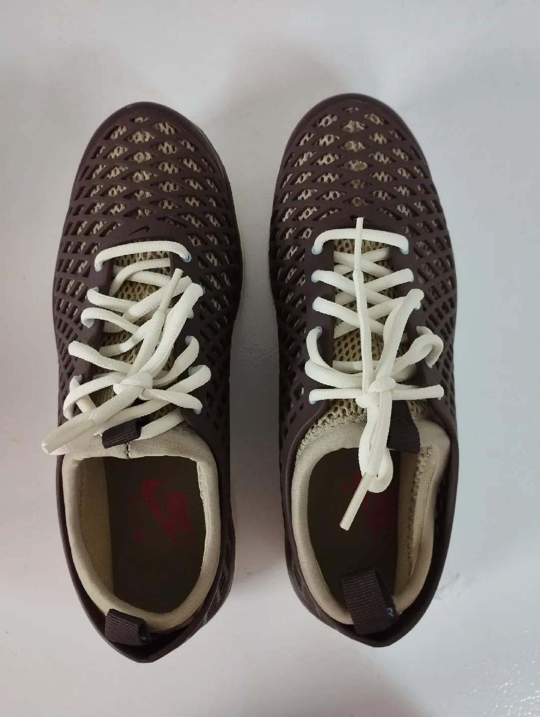 New Nike Women Rejuven8 Air size 8 image indicator(3)