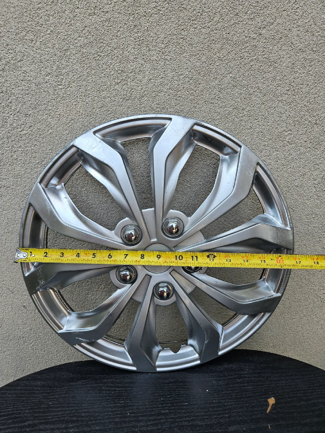 Dialyn Wheel Cover, 15 inch image indicator(2)