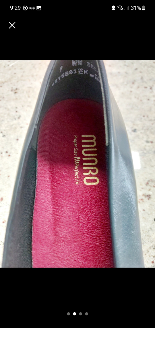 Munro Black Leather Pumps - Size 9 - photo 2