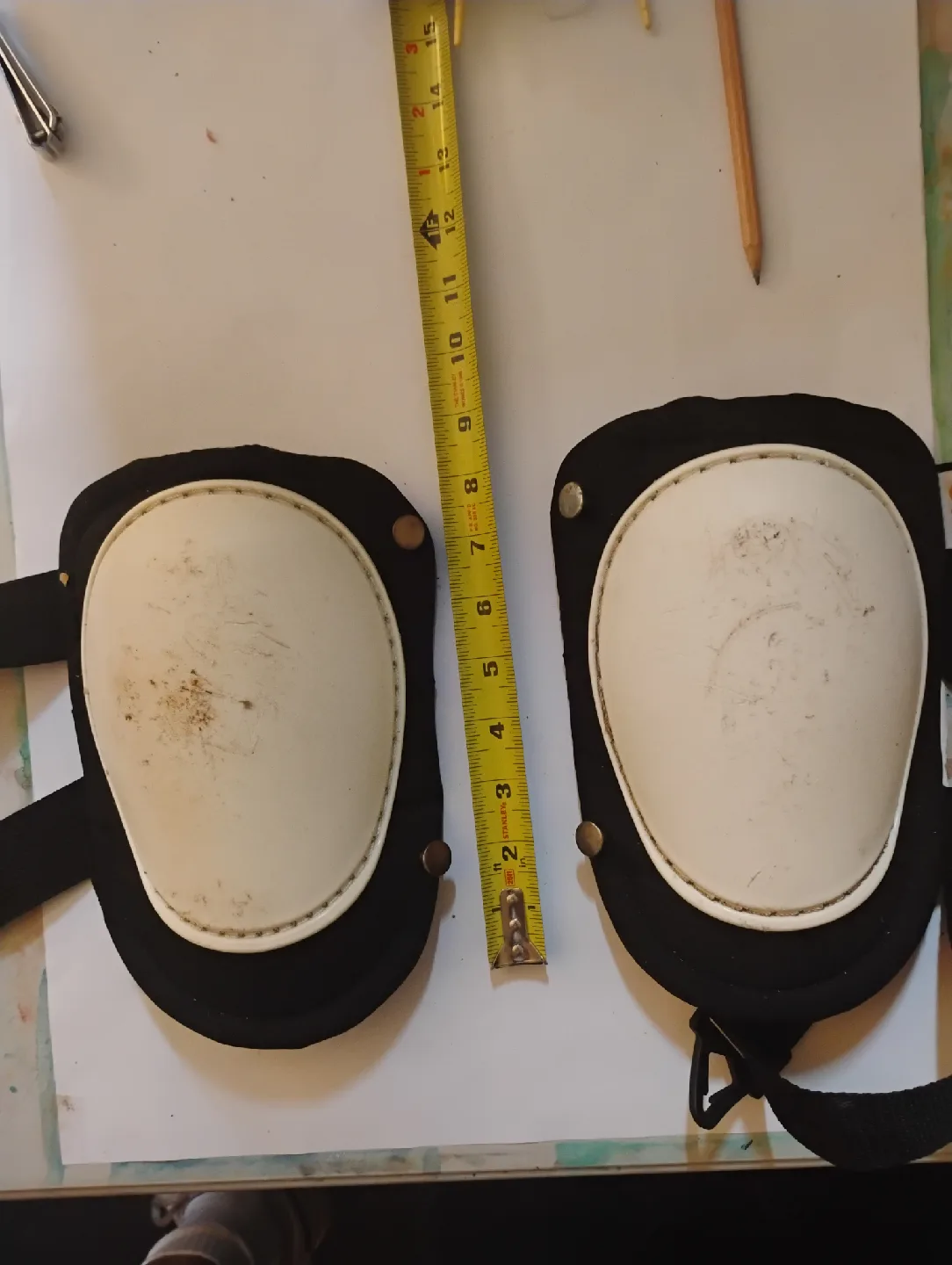 knee pads thumbnail