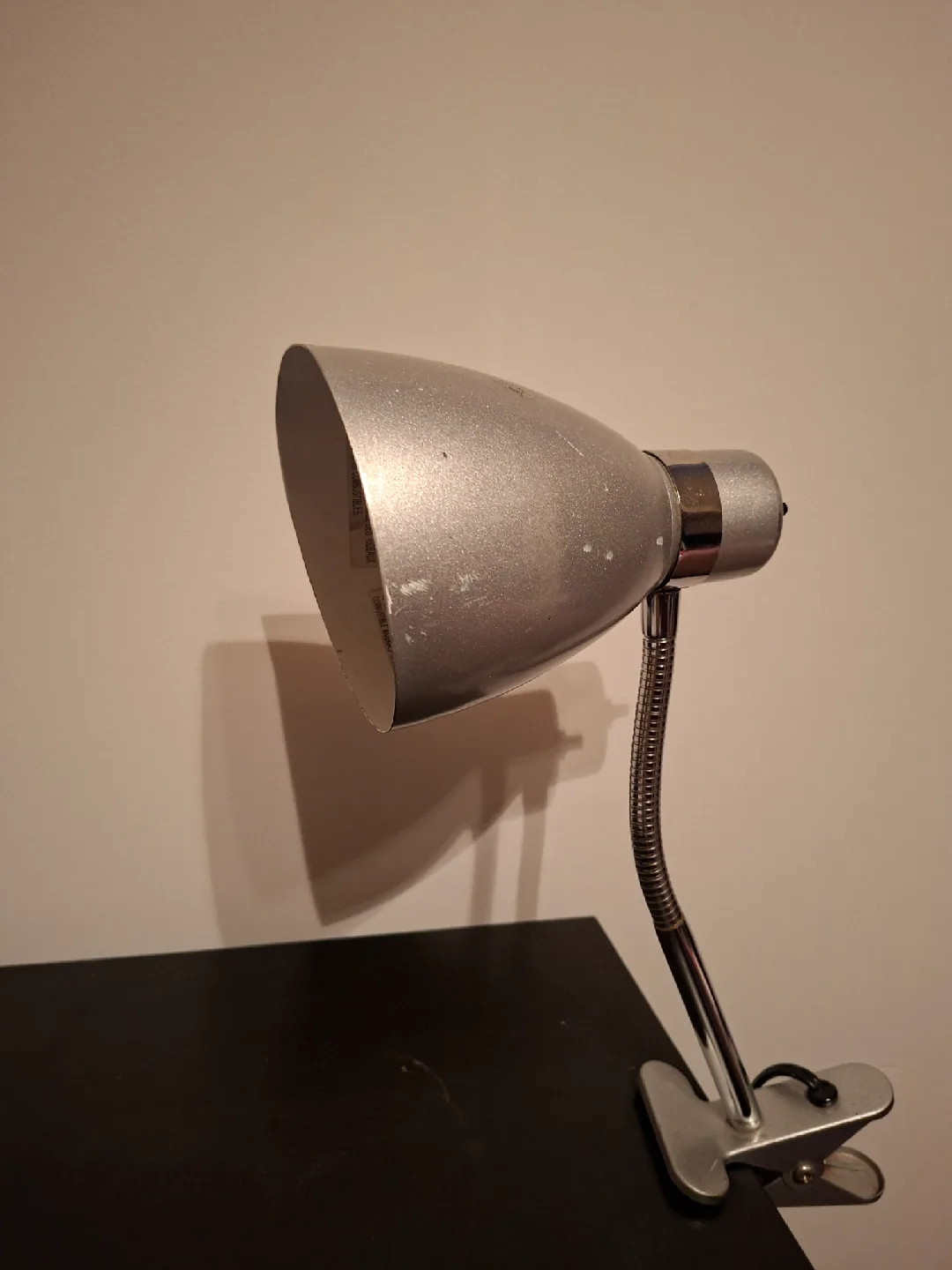 Silver Clip-On Desk Lamp image indicator(2)