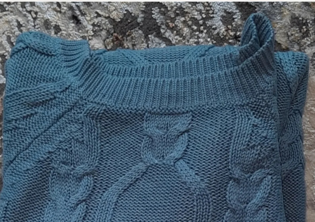 Women Teal Cable Knit Sweater image indicator(2)