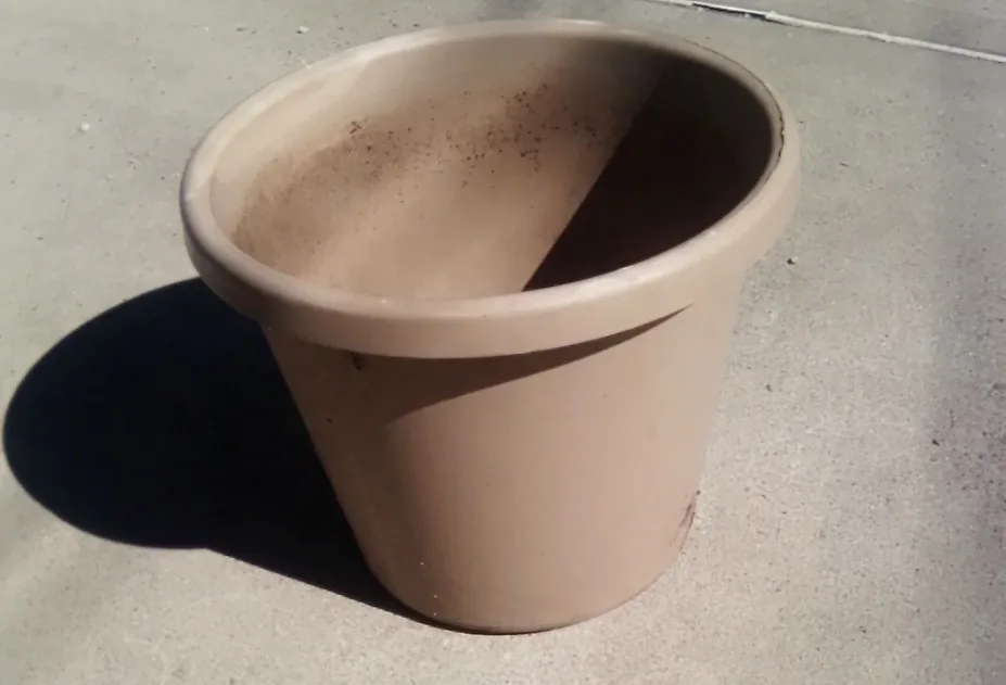Large Tan Plastic Plant Pot thumbnail