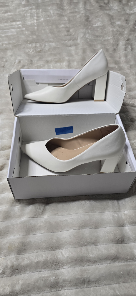 Dream Pairs White Heels