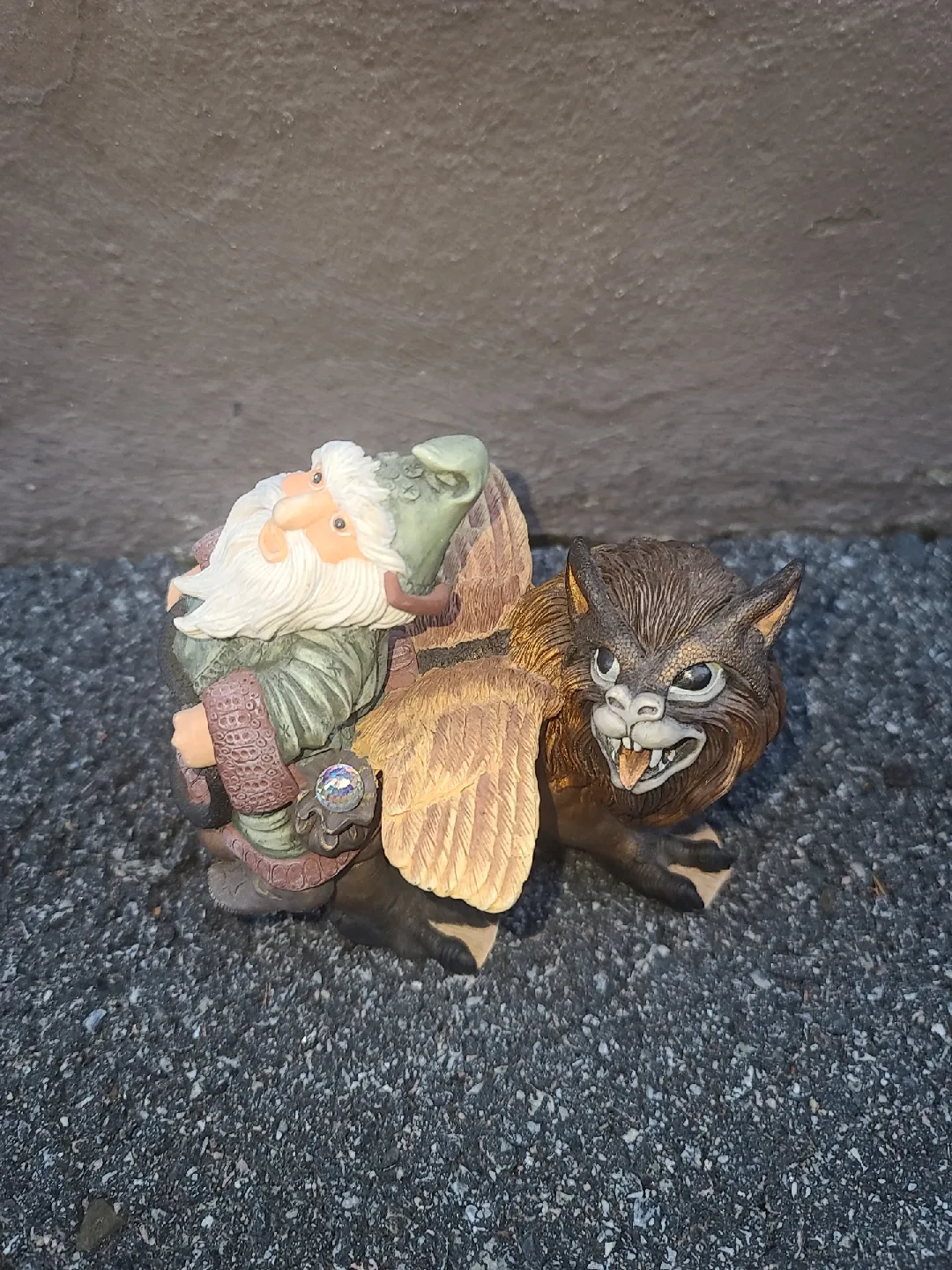 Wrendale Designs Figurine image indicator(2)