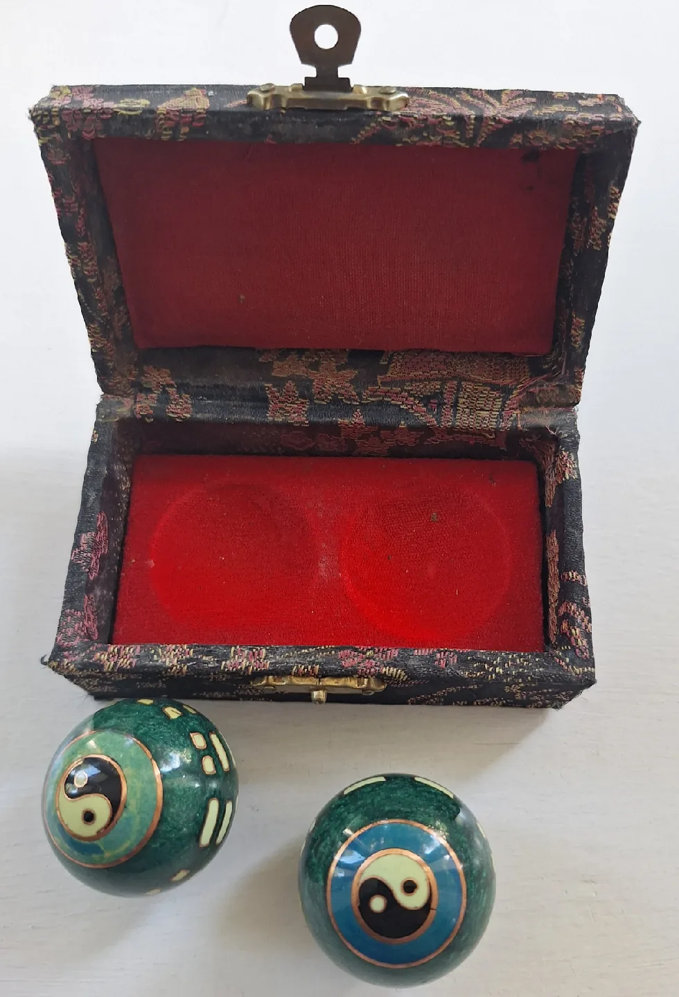 Vintage Chinese Health, Stress Balls with Decorative Box image indicator(3)