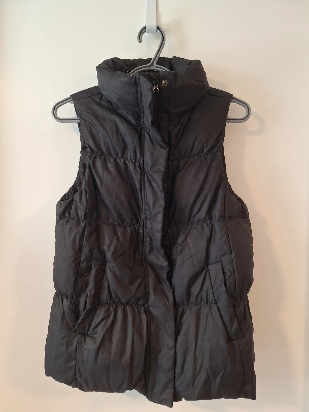 GAP Puffer Vest - Size M thumbnail