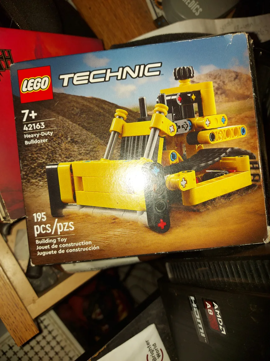 Lego Technic 42163 Heavy-Duty Bulldozer - New! thumbnail