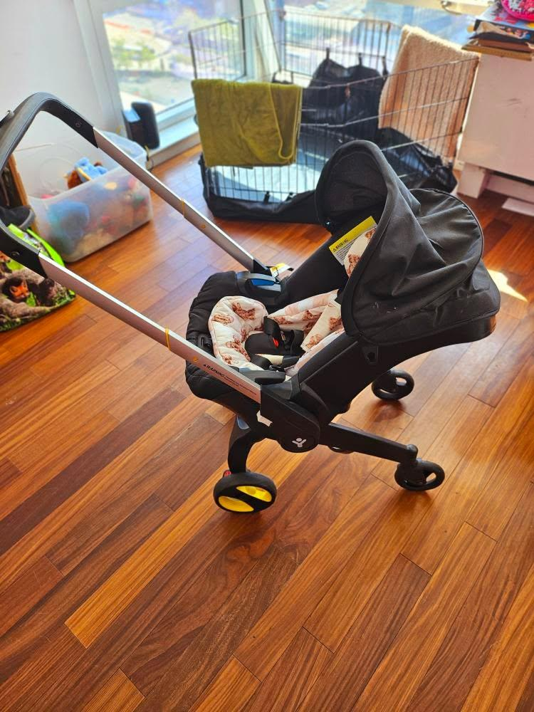 Doona (Dupe) Infant Car Seat Stroller - Black - photo 3
