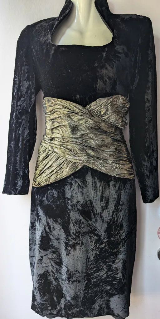 Vintage Holt Renfrew Black & gold Velvet Dress with sz sml image indicator(3)