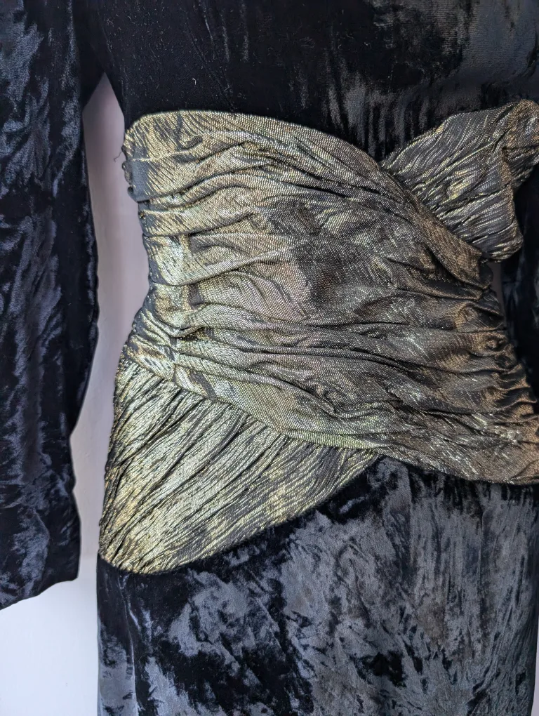 Vintage Holt Renfrew Black & gold Velvet Dress with sz sml image indicator(8)