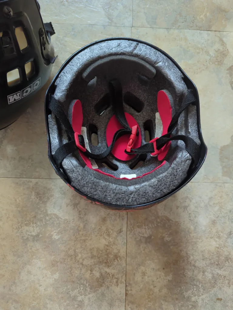 Spider-Man Kids' Bike Helmet image indicator(3)
