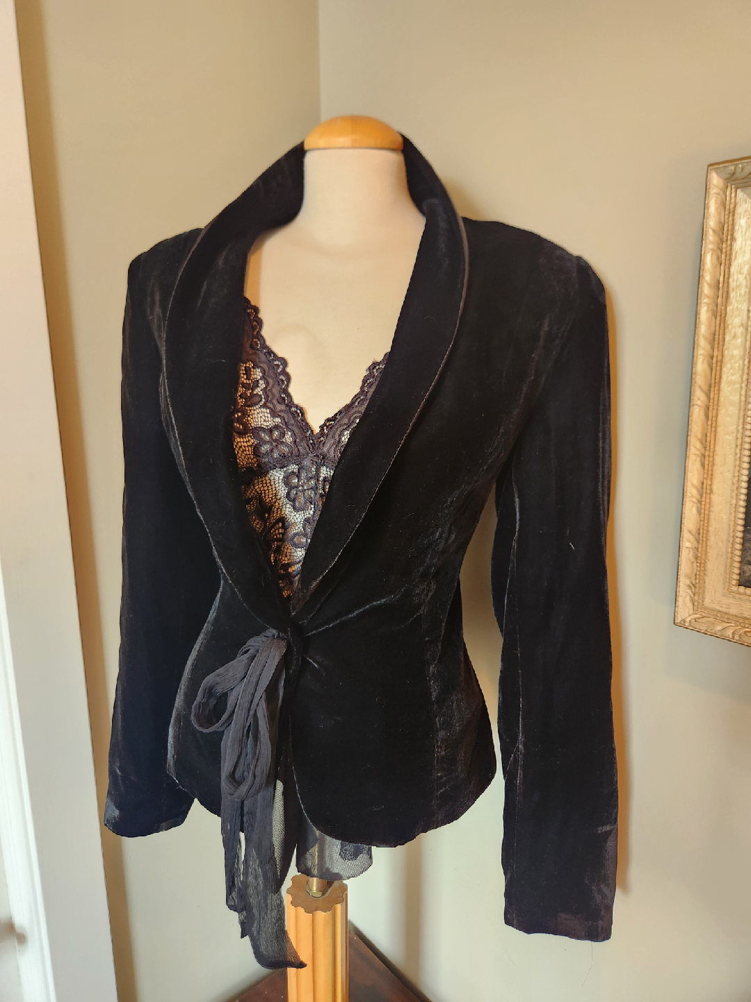 VINTAGE DARK GOTHIC ATTIRE Velvet BLACK Tie-Front coat - photo 4