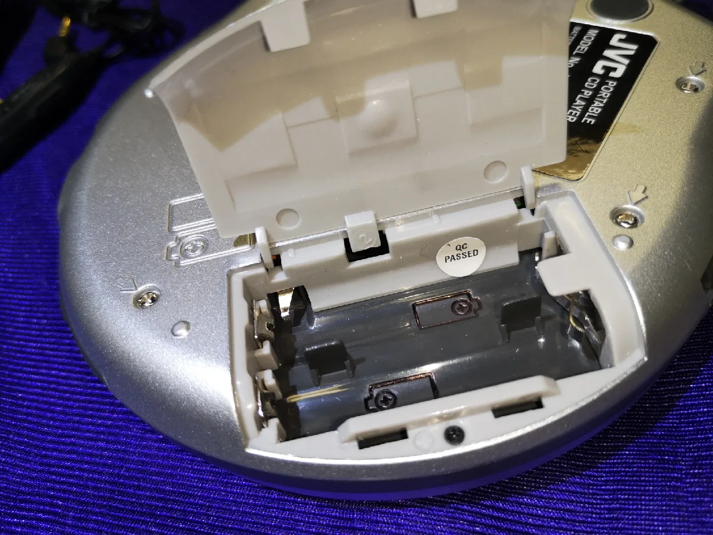 JVC ~ Portable Class 1 MP3-CD Player image indicator(5)