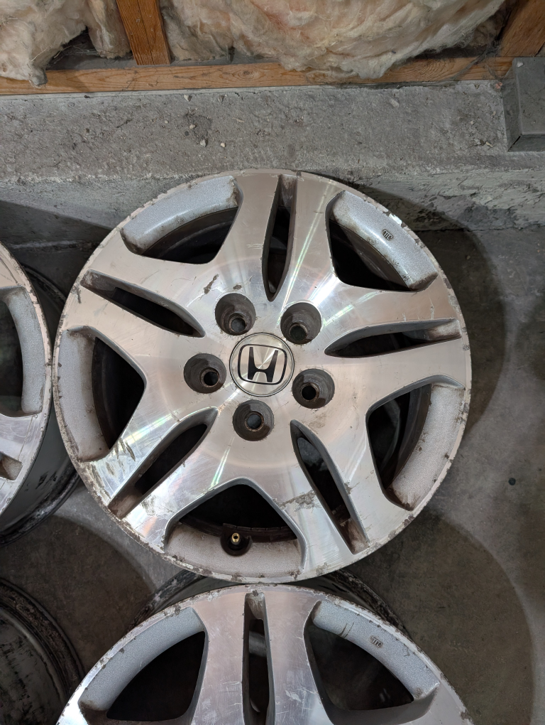 (4)-16 Inch Alloy Rims Off 2005 Honda Odyssey 5x120 - photo 5