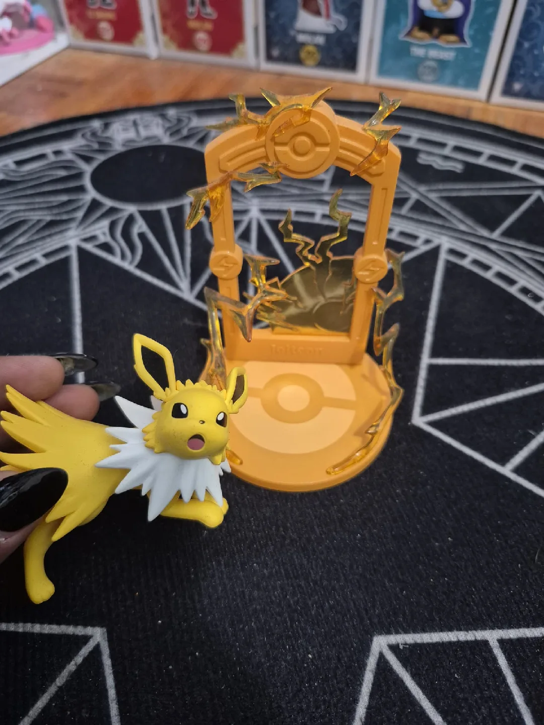 Pokémon Eevee Evolution Figures image indicator(3)