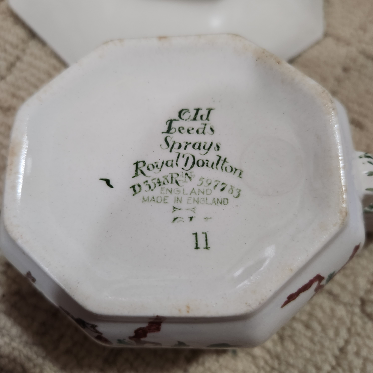 Royal Doulton Old Leeds Sprays Gravy Boat & Saucer - photo 3