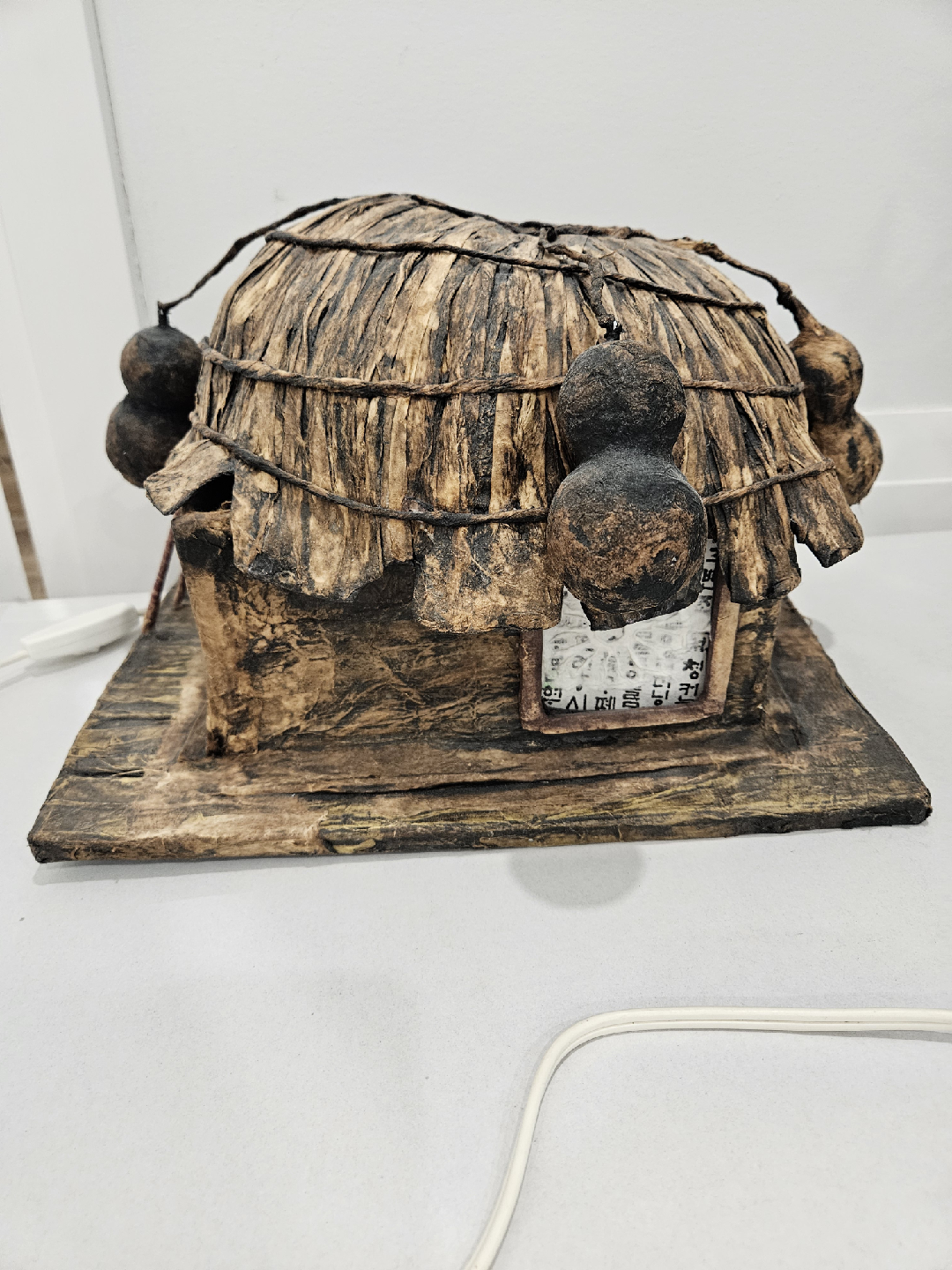 Rustic Thatched Roof Hut Lamp - photo 3