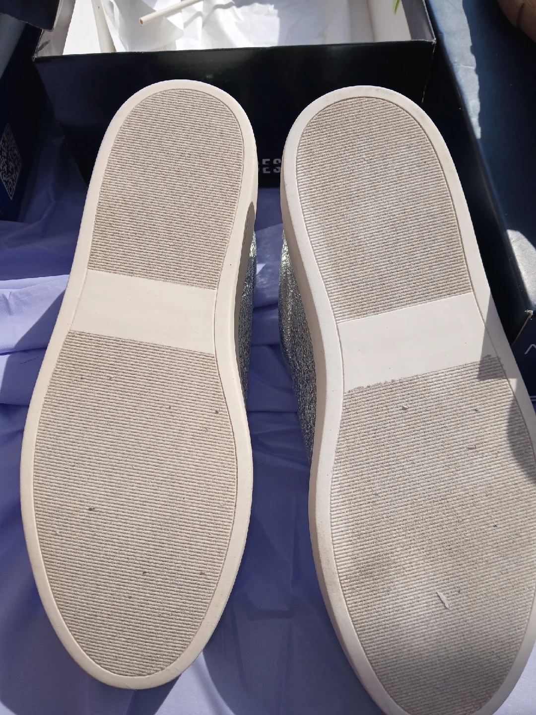 Design Lab Silver Sneakers image indicator(3)