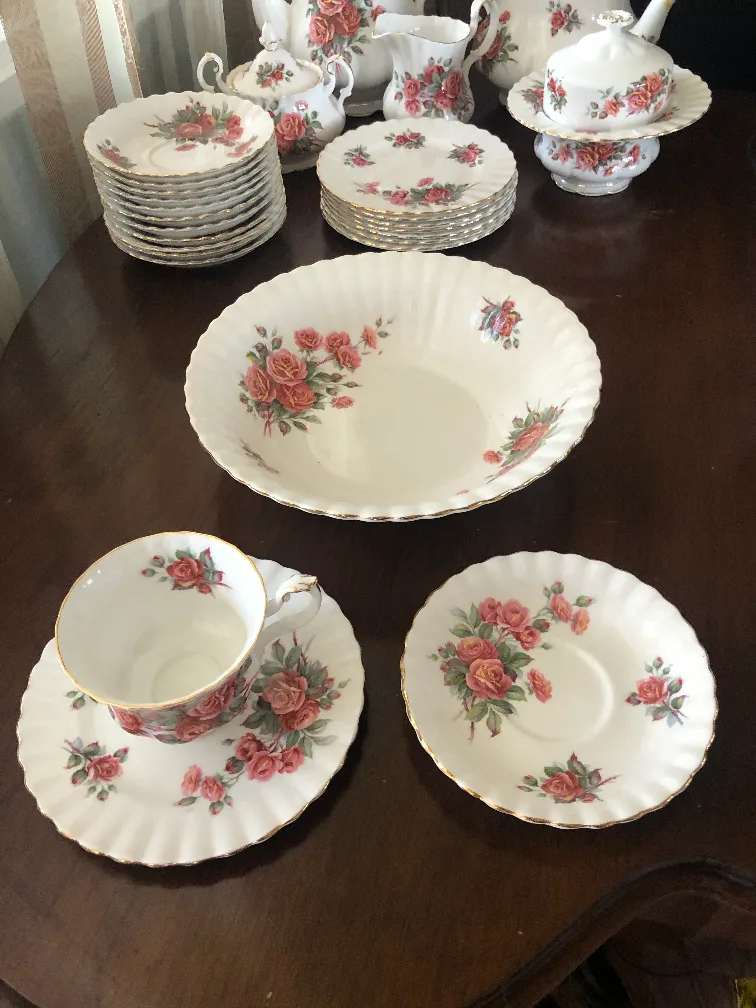Royal Albert Centennial Rose China Set image indicator(8)