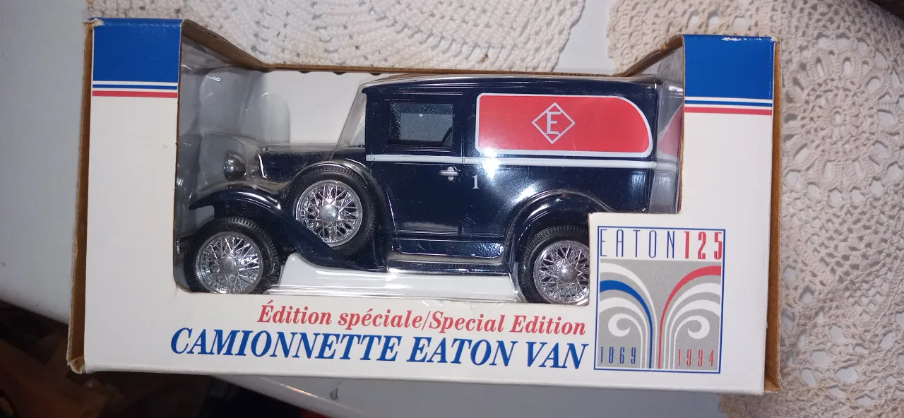 Liberty Classics 1940 Ford & Eaton Van image indicator(2)