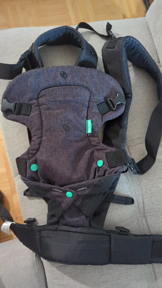Infantino Baby Carrier - Good Condition image indicator(2)