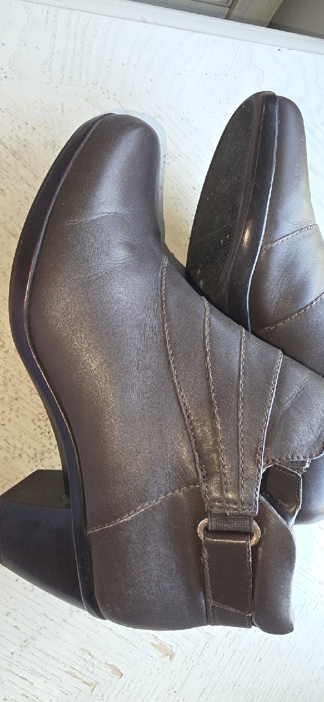 Naturalizer Brown Ankle Boots - photo 2