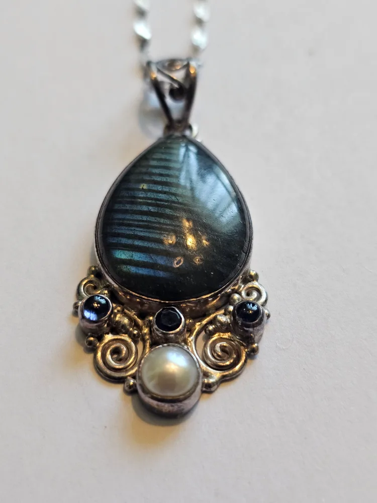 Silver 925 Labradorite & Pearl Pendant Necklace thumbnail