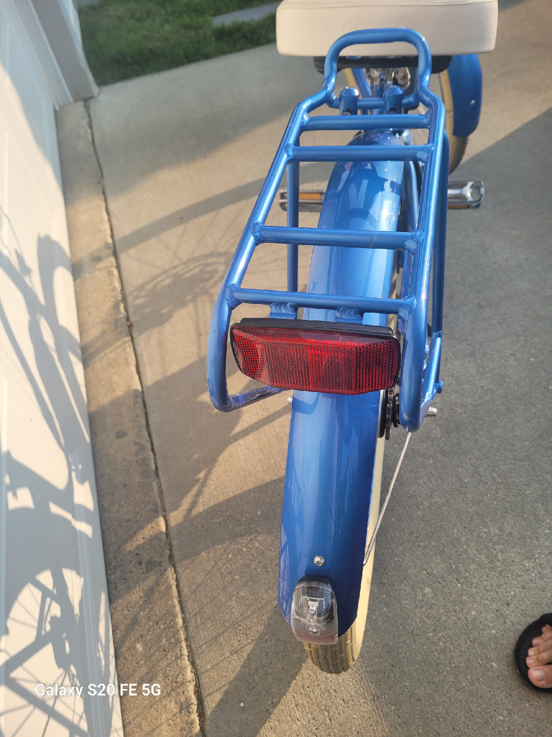 2020 Electra Townie Go! 8i EQ Step-Thru Electric Bike - photo 4