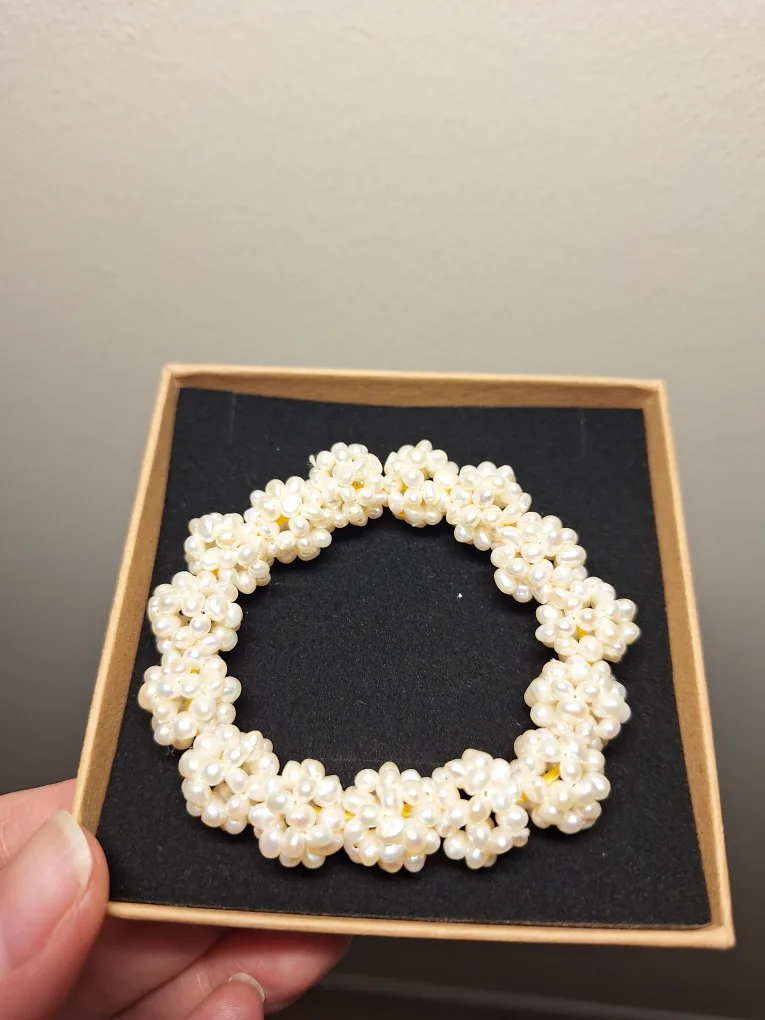 Elegant handmade pearl Bracelet thumbnail