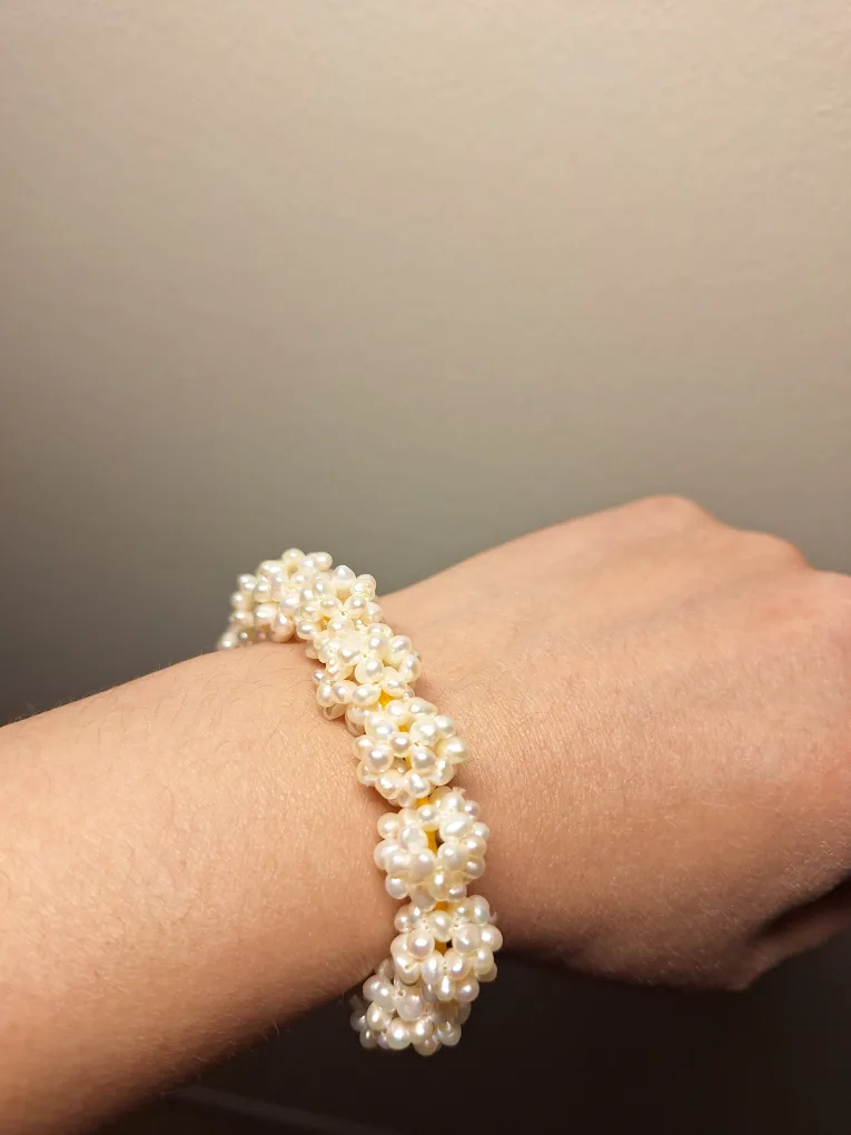 Elegant handmade pearl Bracelet image indicator(2)