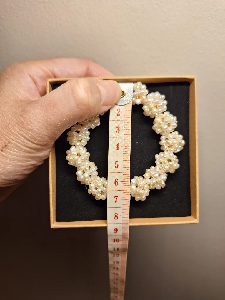Elegant handmade pearl Bracelet image indicator(3)