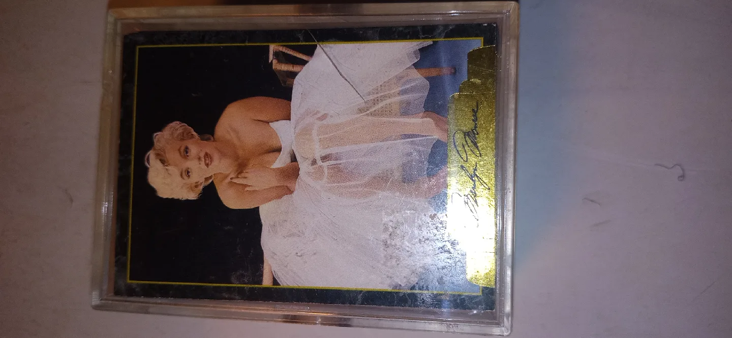 1995 Vintage Marilyn Monroe Trading Cards - MMII image indicator(8)
