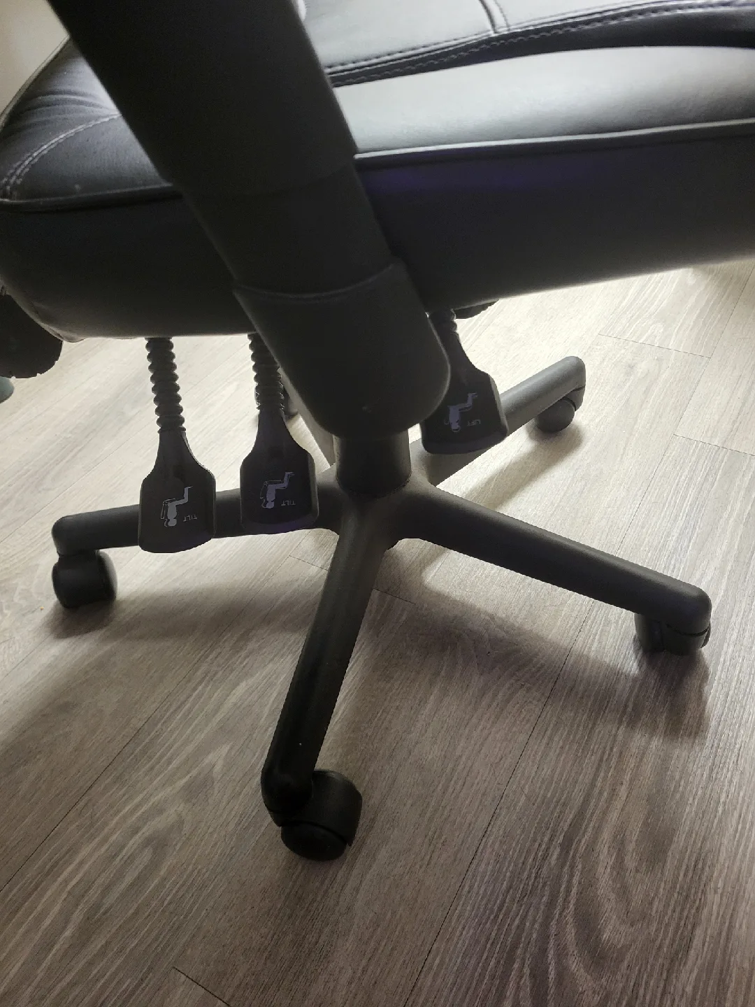 Black Office Chair image indicator(4)