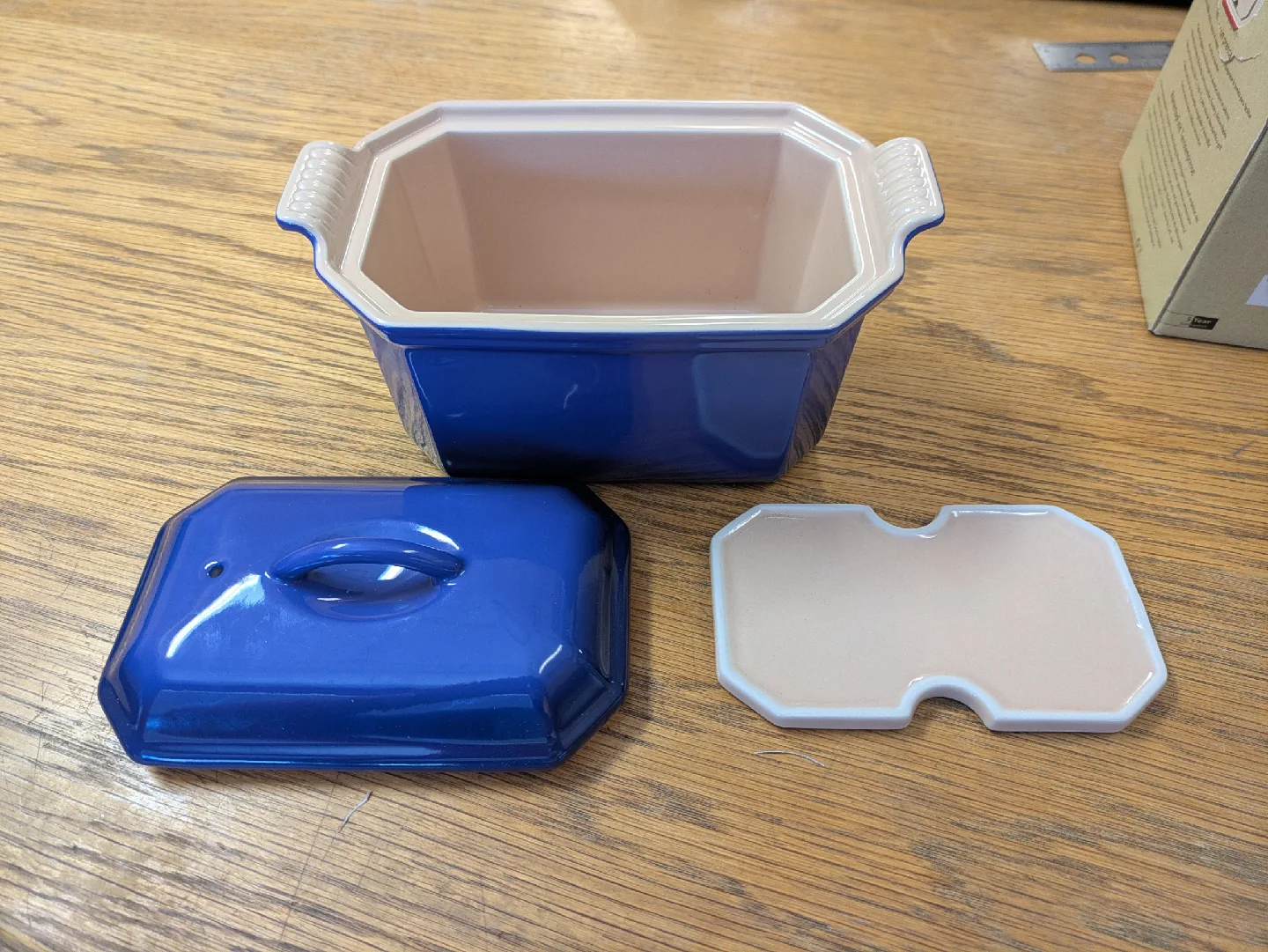 Le Creuset terrine dish with press image indicator(4)