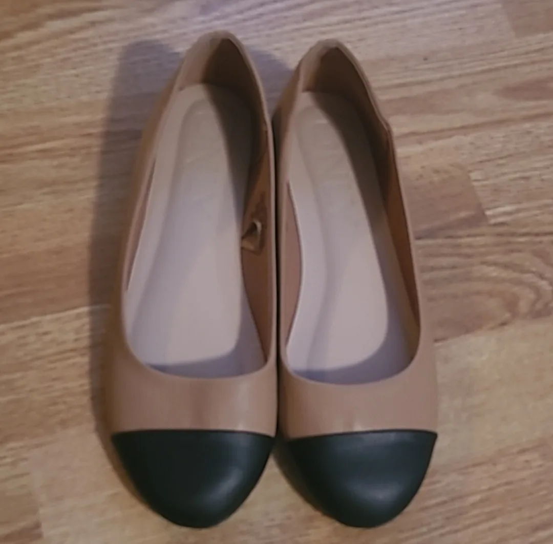 ONLY Beige & Black Ballet Flats - Size 8.5 thumbnail