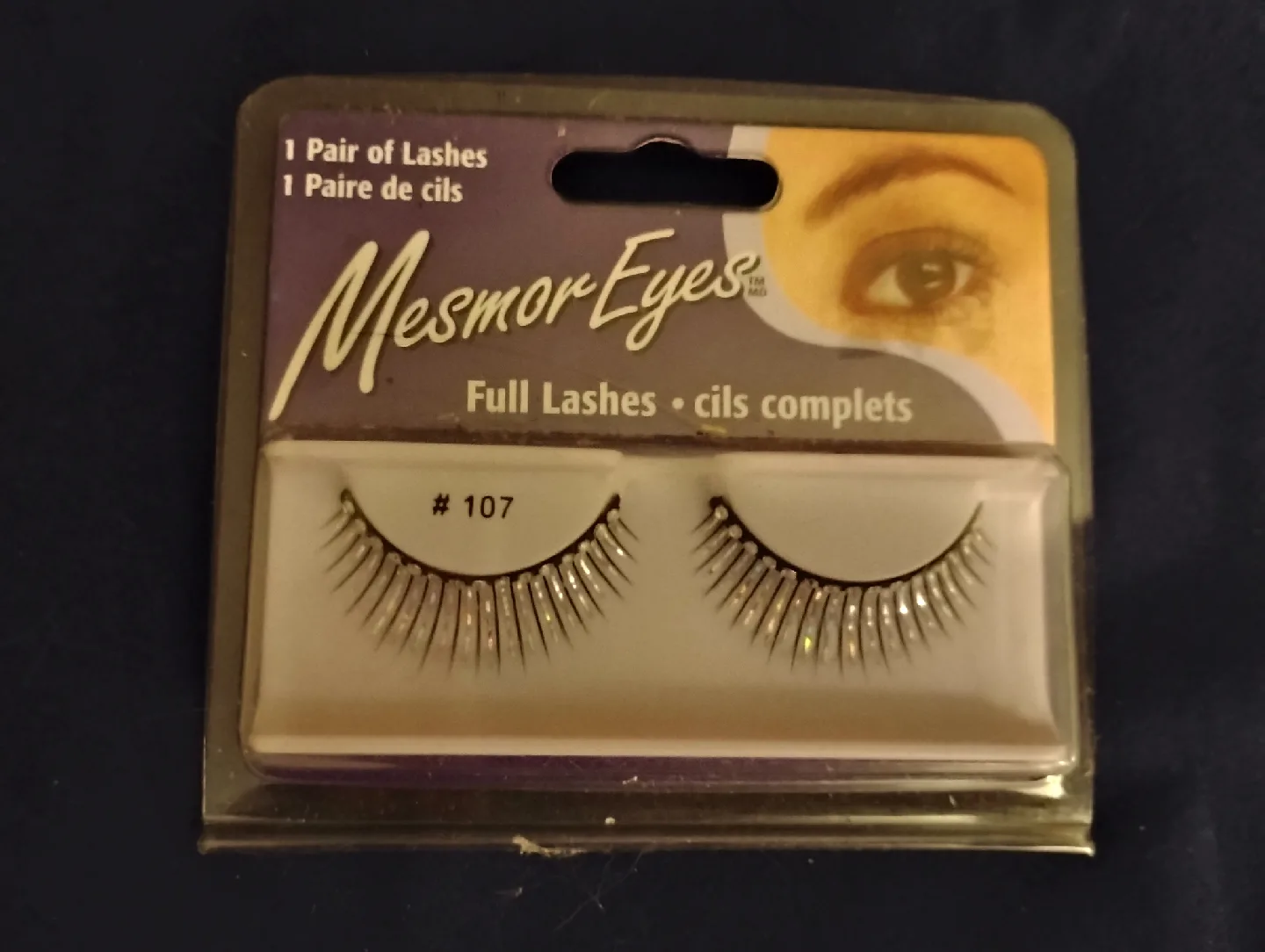 NIB! MESMERIZE GLITTER FALSE EYELASHES image indicator(2)